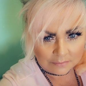 Meet your Posher, Joy